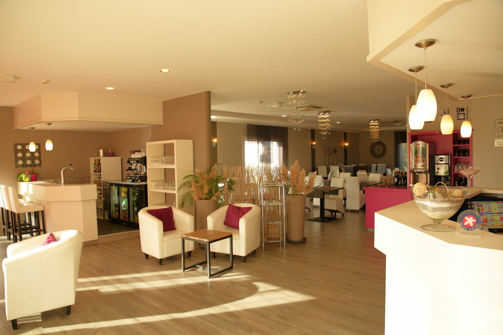 Hotel The Originals City, La Terrasse, Nord
