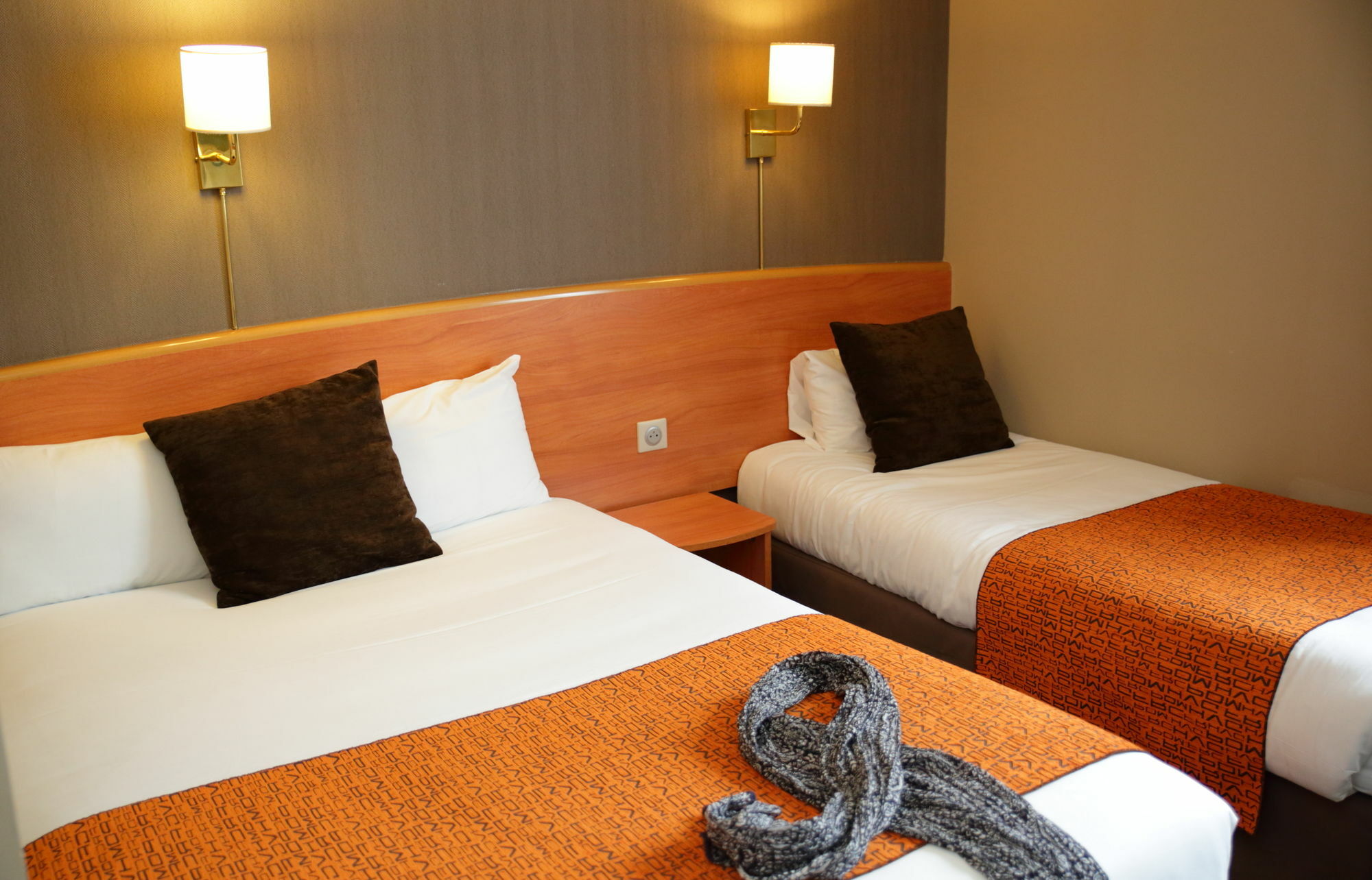 Hotel The Originals City, La Terrasse, Nord