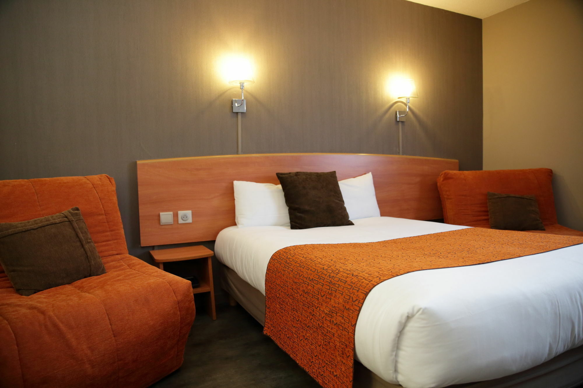 Hotel The Originals City, La Terrasse, Nord